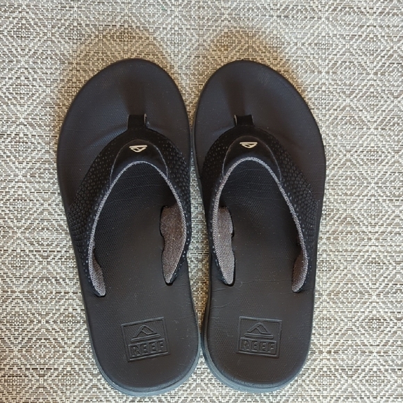 Men's Reef Rover Black Flip Flops - Picture 2 of 10